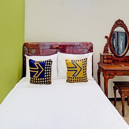 Spot On 91716 Kost Yy Syariah Hotel Mojokerto ภายนอก รูปภาพ