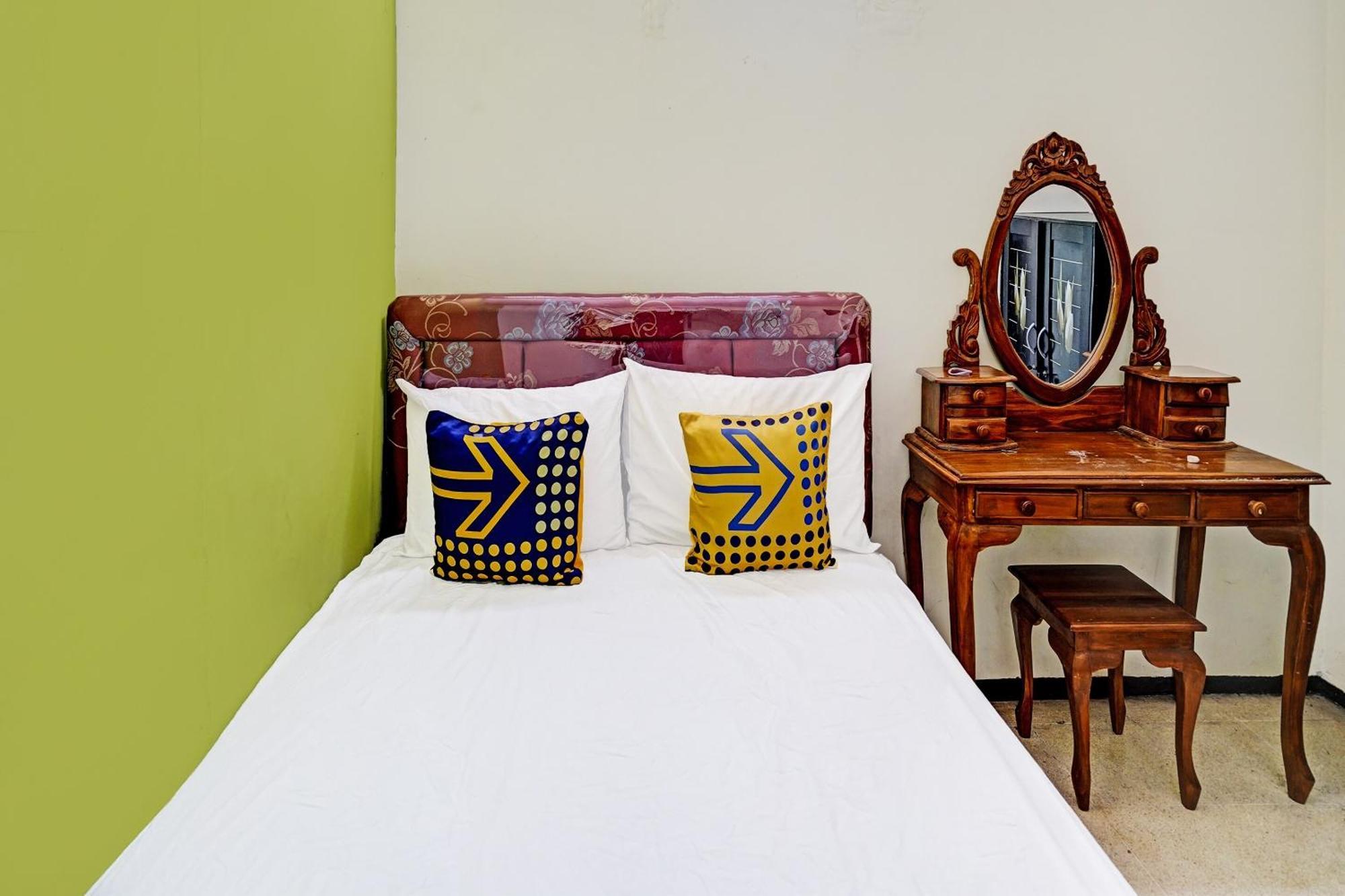 Spot On 91716 Kost Yy Syariah Hotel Mojokerto ภายนอก รูปภาพ